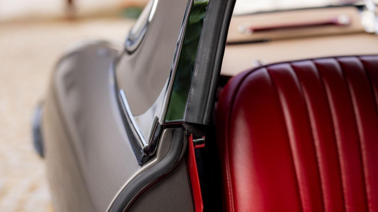 1965 Jaguar E-Type Series 1 4.2 Roadster
