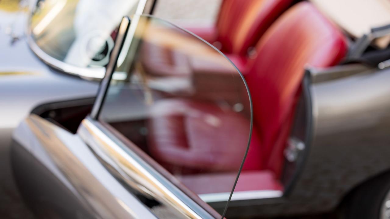 1965 Jaguar E-Type Series 1 4.2 Roadster