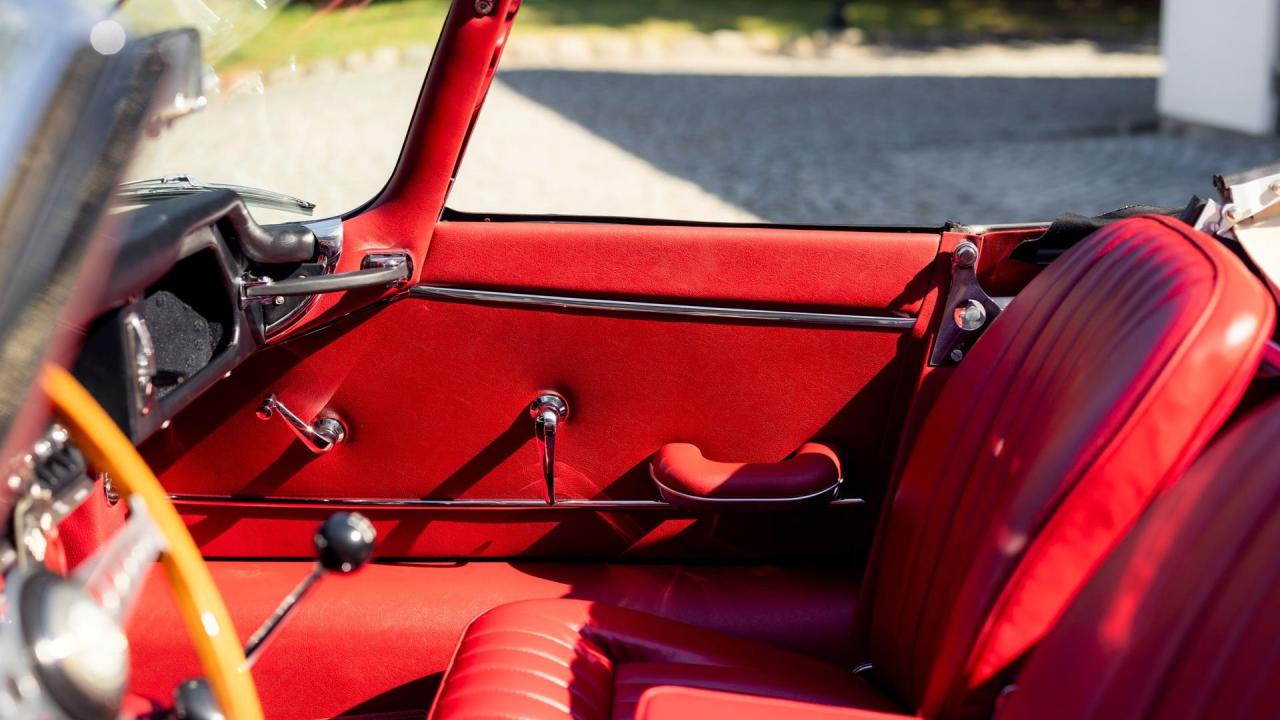 1965 Jaguar E-Type Series 1 4.2 Roadster