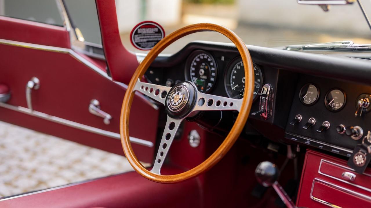1965 Jaguar E-Type Series 1 4.2 Roadster