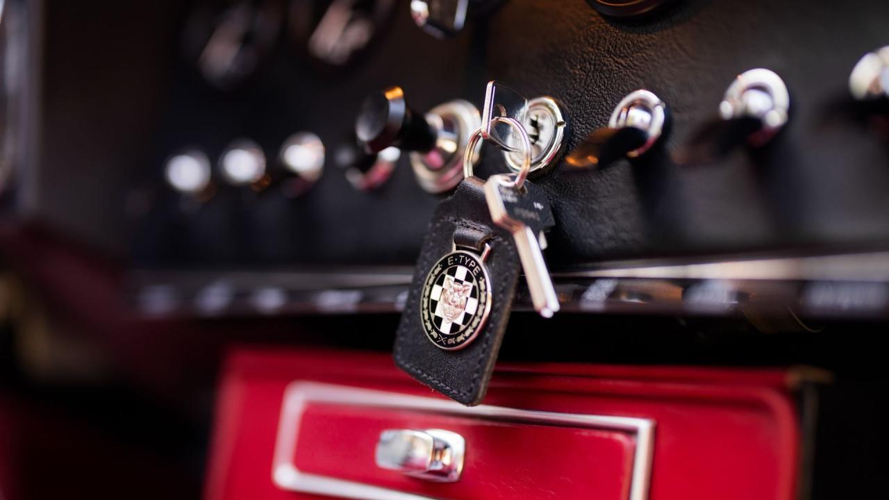 1965 Jaguar E-Type Series 1 4.2 Roadster