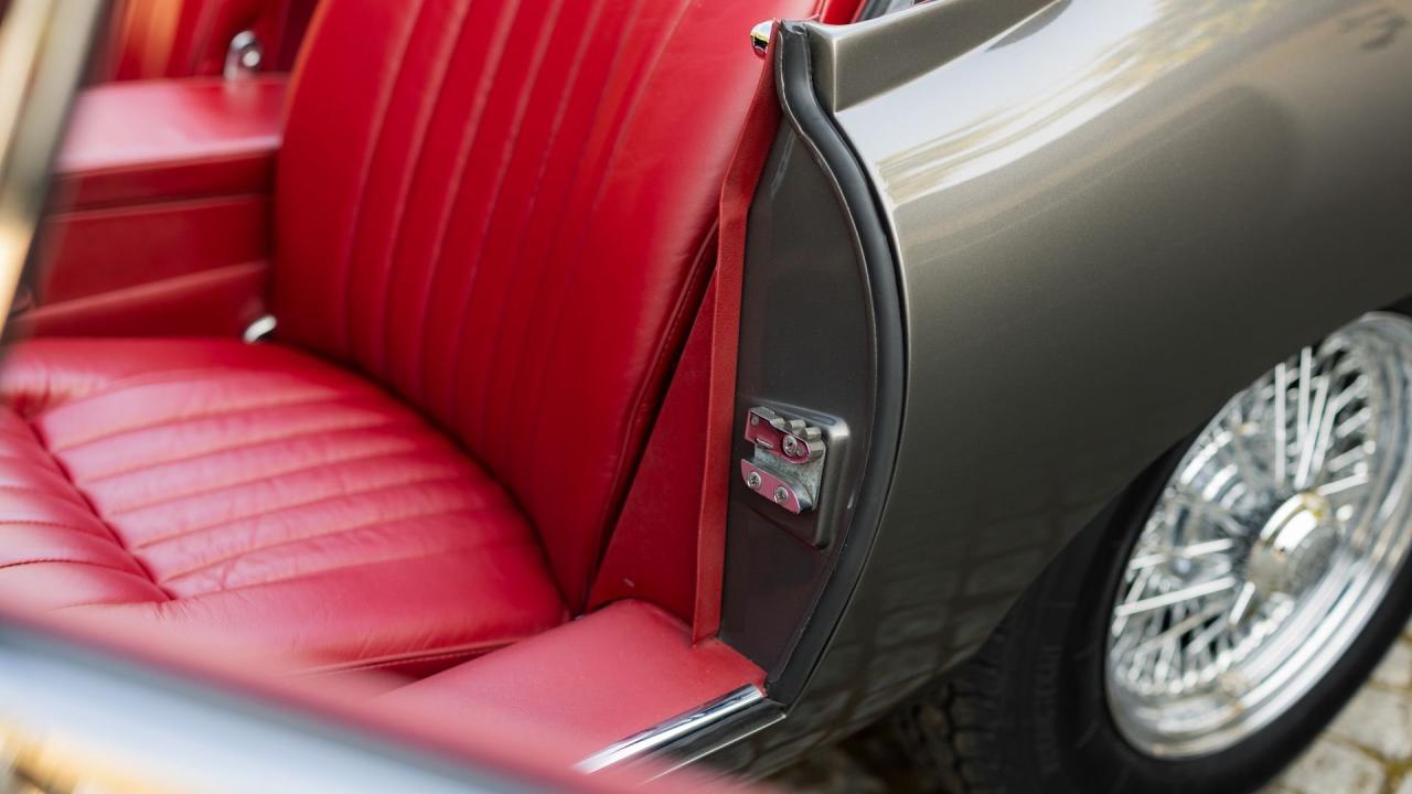 1965 Jaguar E-Type Series 1 4.2 Roadster