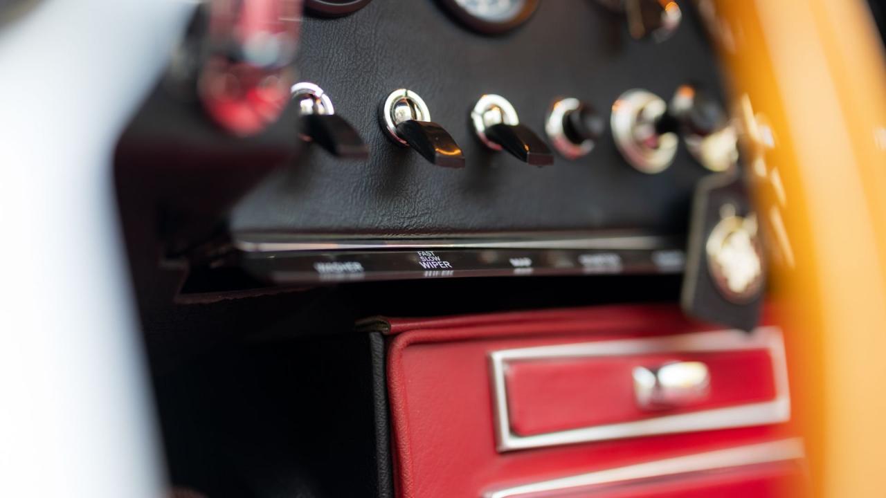 1965 Jaguar E-Type Series 1 4.2 Roadster