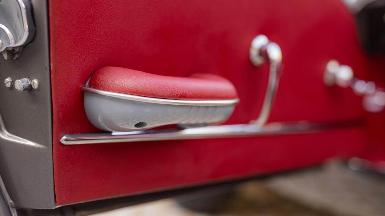 1965 Jaguar E-Type Series 1 4.2 Roadster