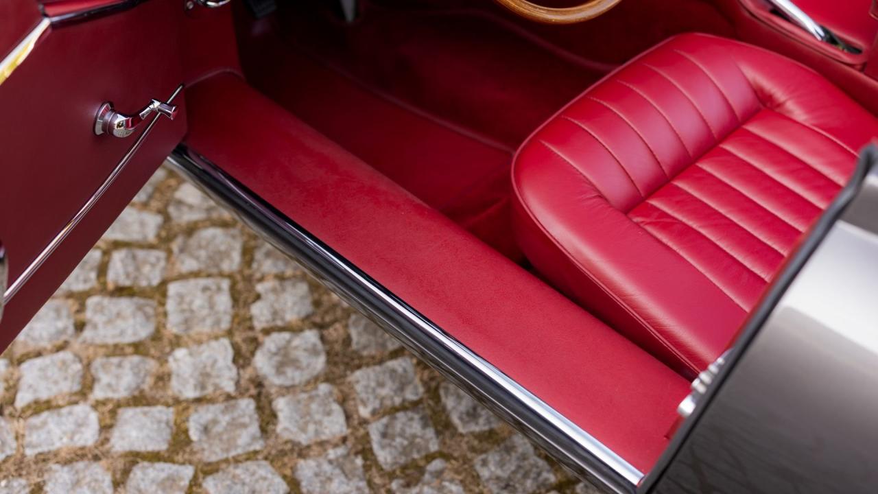 1965 Jaguar E-Type Series 1 4.2 Roadster