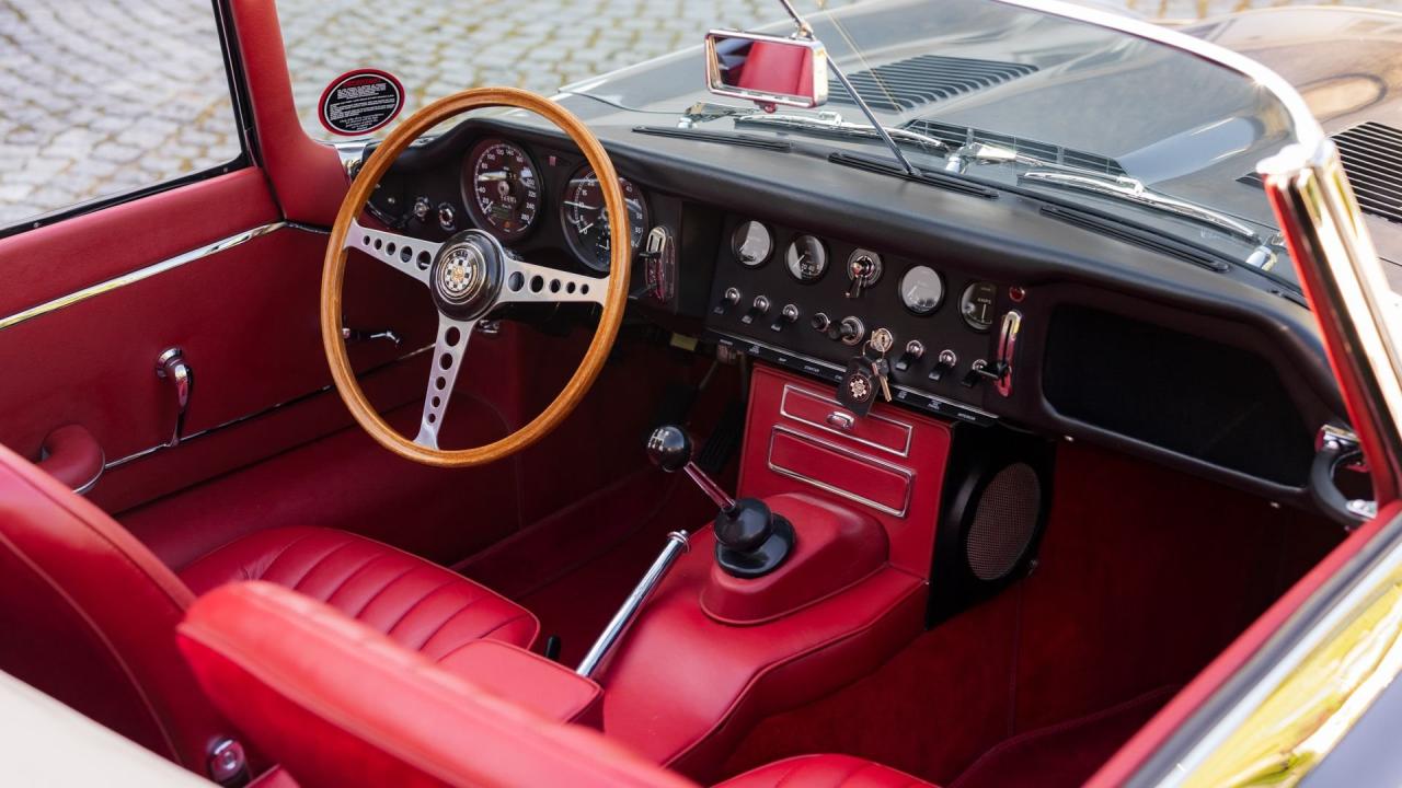 1965 Jaguar E-Type Series 1 4.2 Roadster