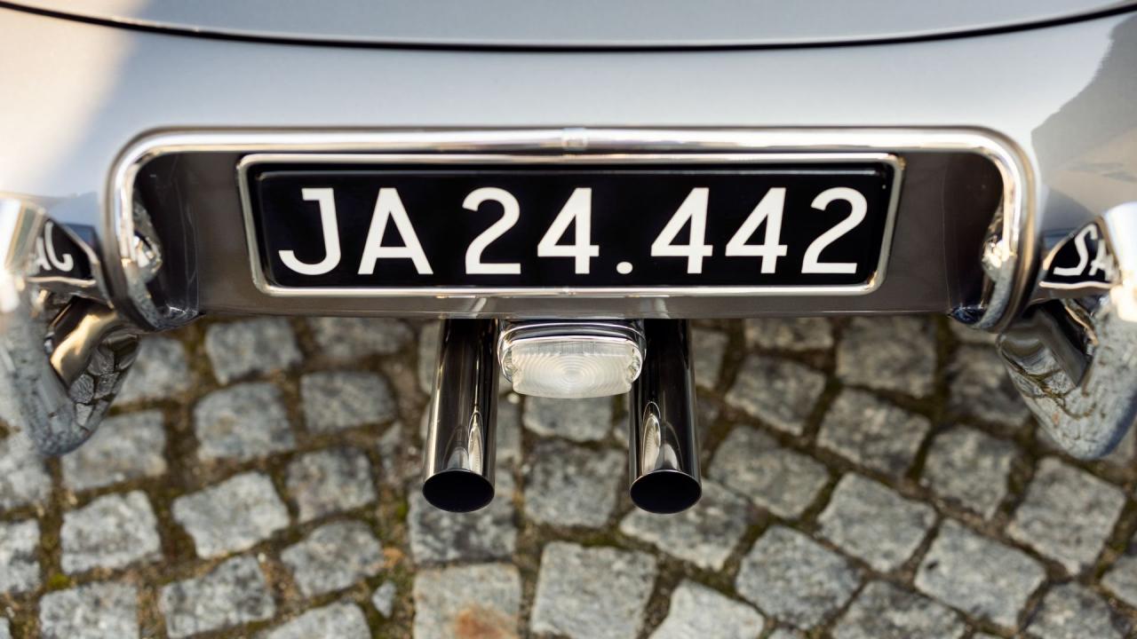 1965 Jaguar E-Type Series 1 4.2 Roadster