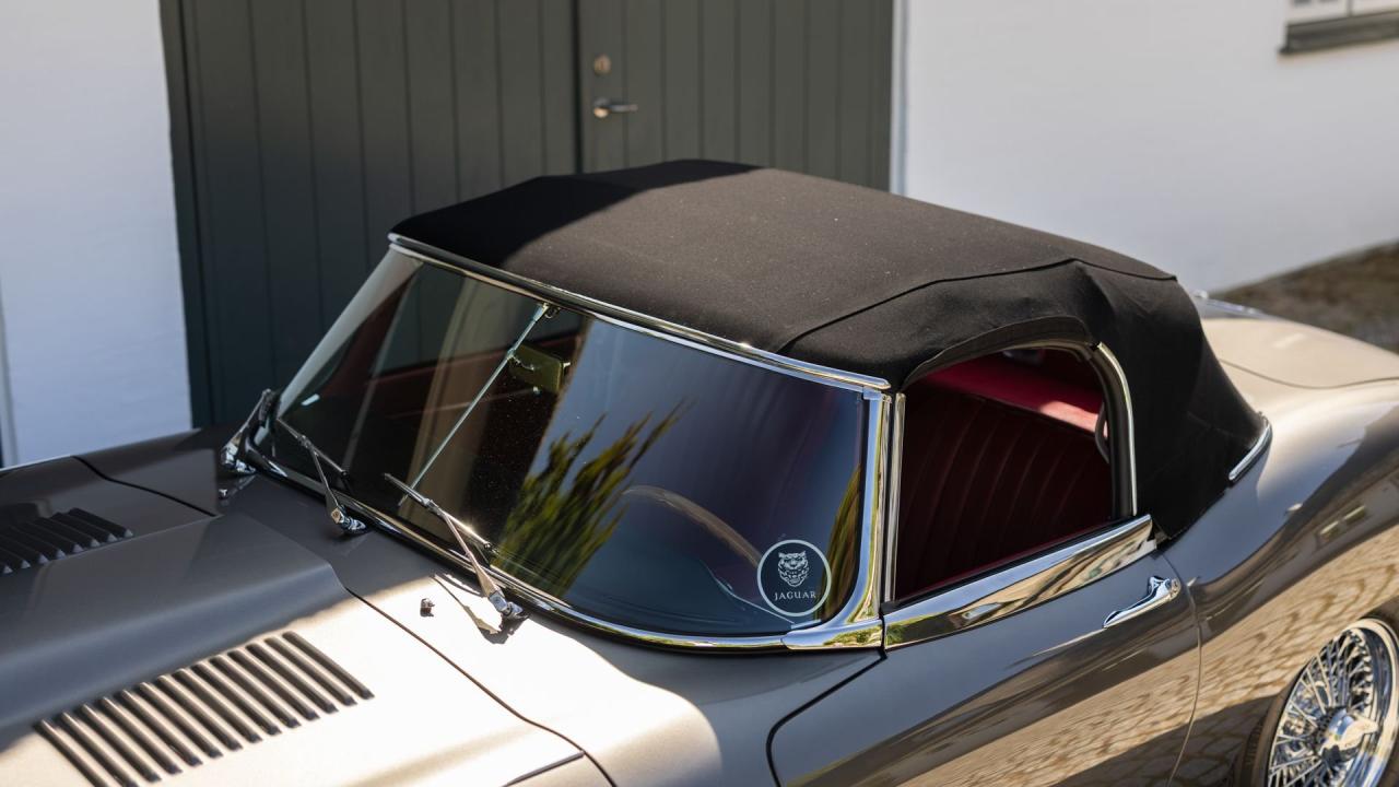 1965 Jaguar E-Type Series 1 4.2 Roadster
