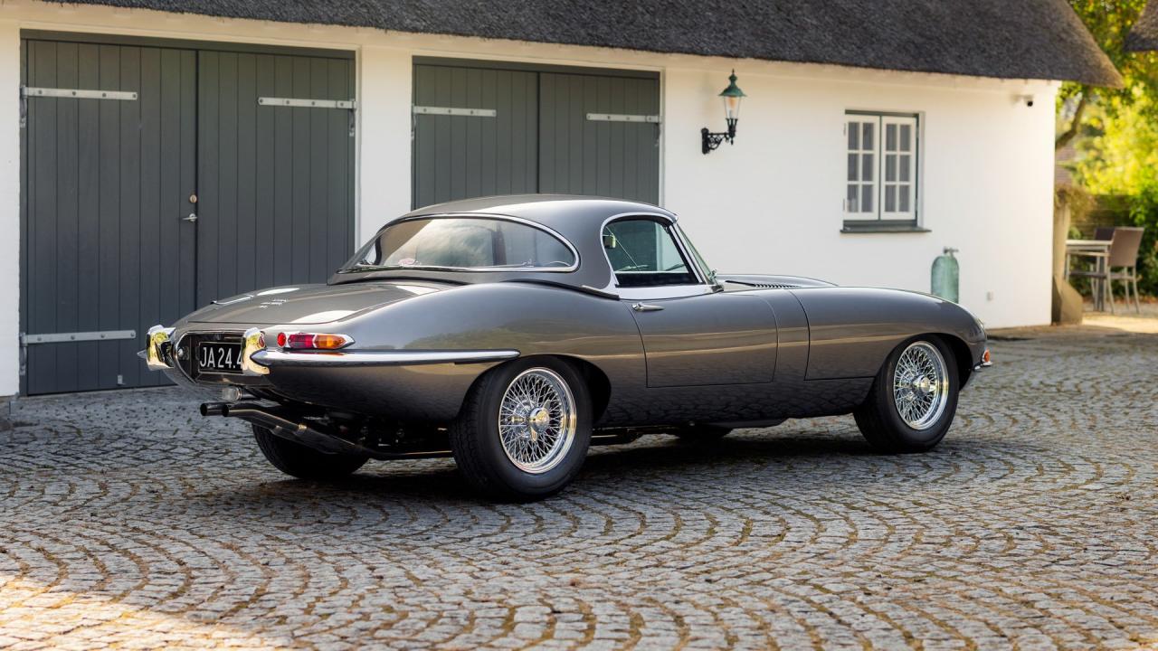 1965 Jaguar E-Type Series 1 4.2 Roadster