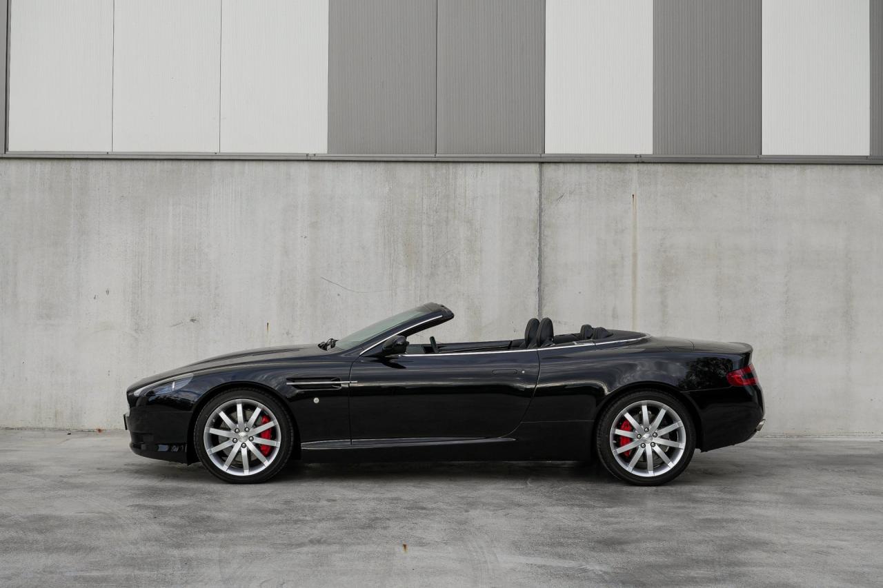 2011 Aston Martin DB9 Volante