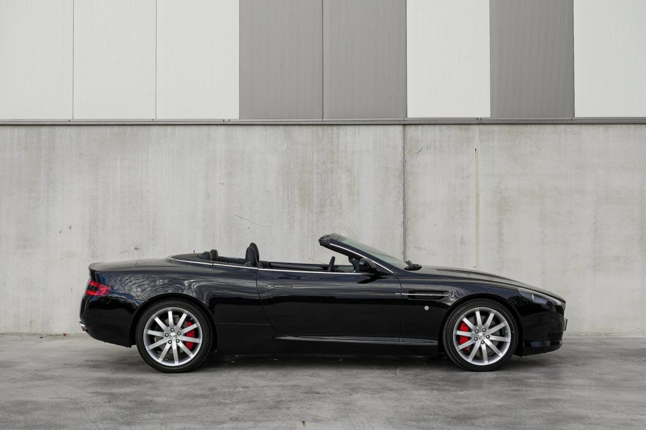 2011 Aston Martin DB9 Volante