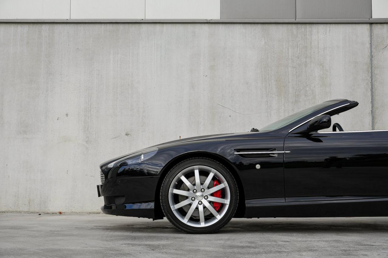 2011 Aston Martin DB9 Volante