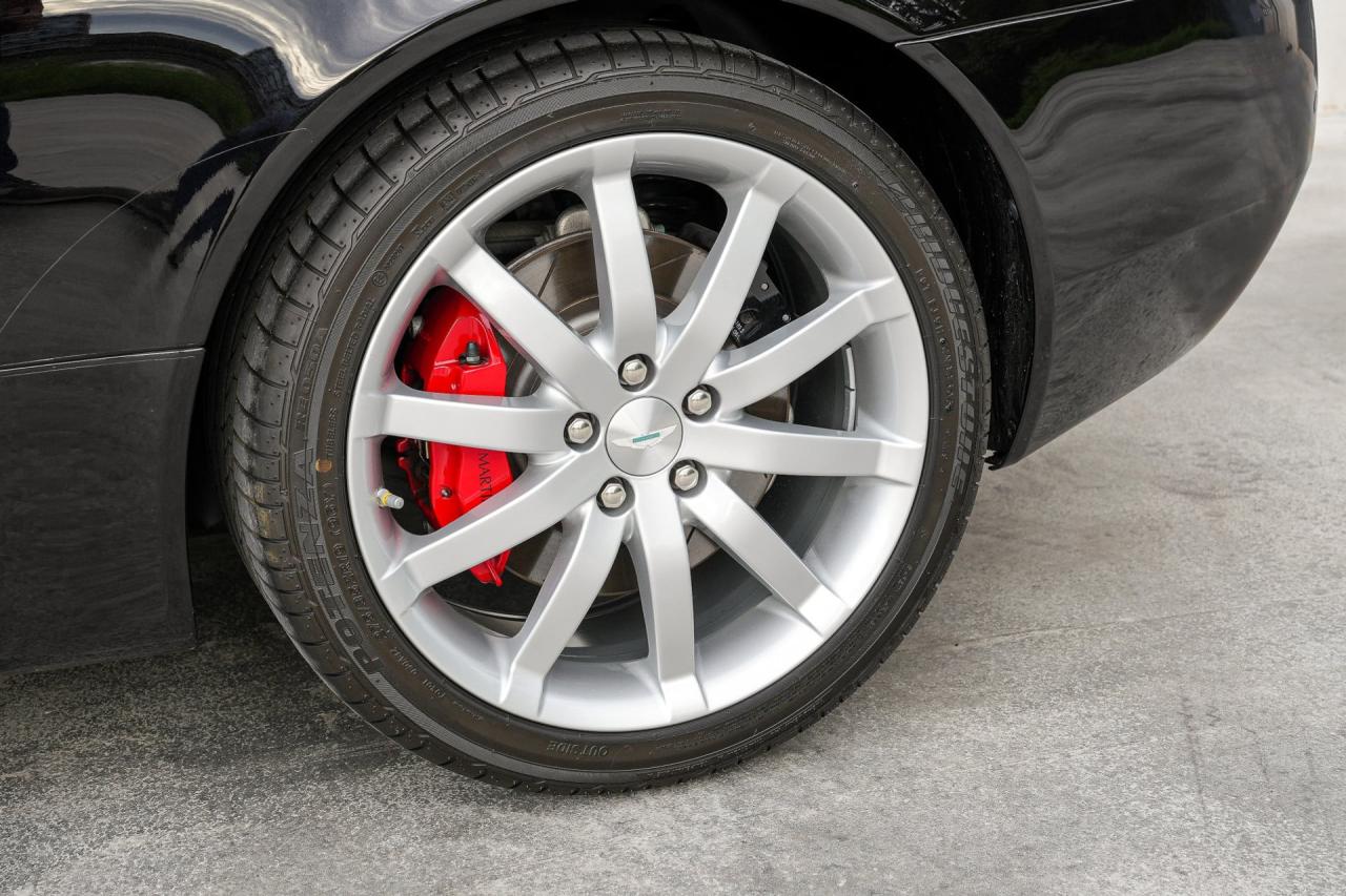 2011 Aston Martin DB9 Volante