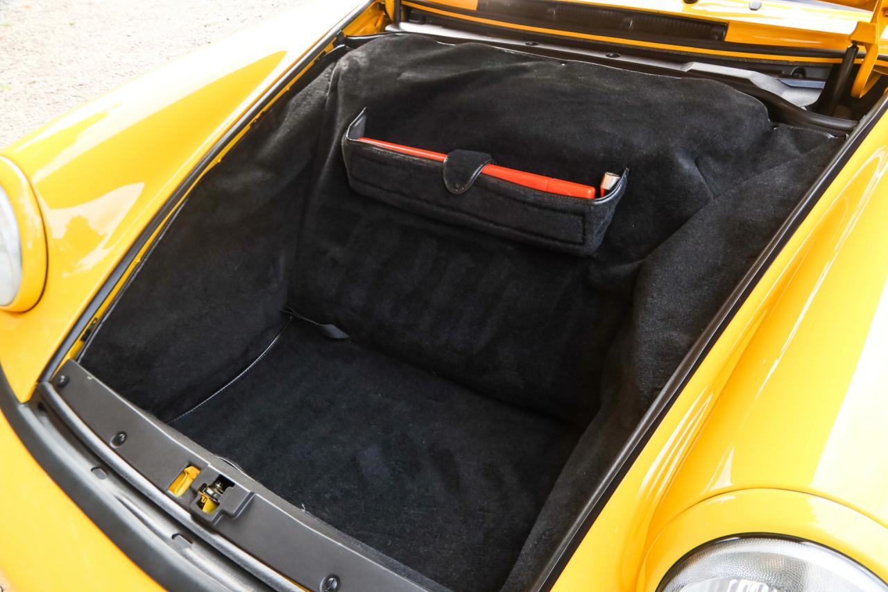 1993 Porsche 964 Speedster Small Body &ldquo;49.000 kms - Speedgelb&rdquo;