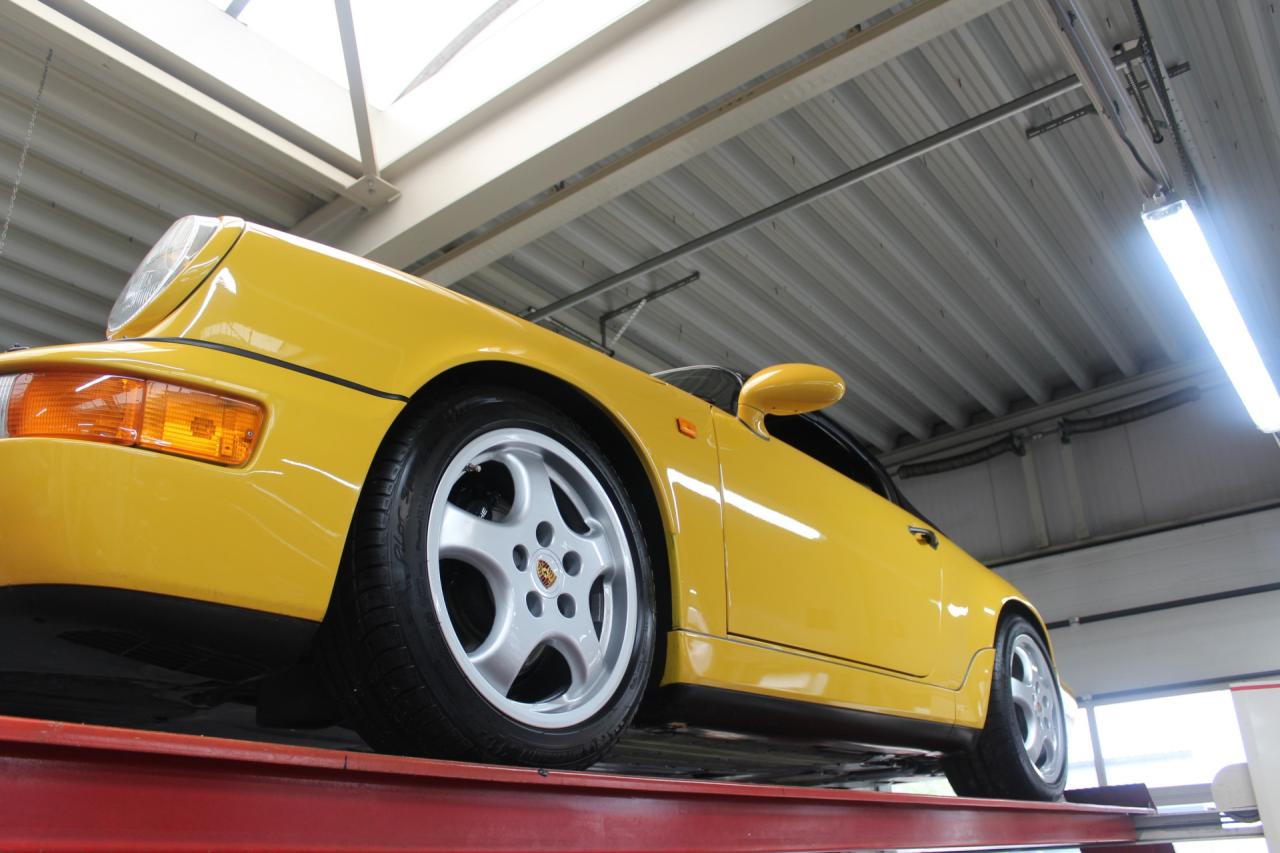 1993 Porsche 964 Speedster Small Body &ldquo;49.000 kms - Speedgelb&rdquo;