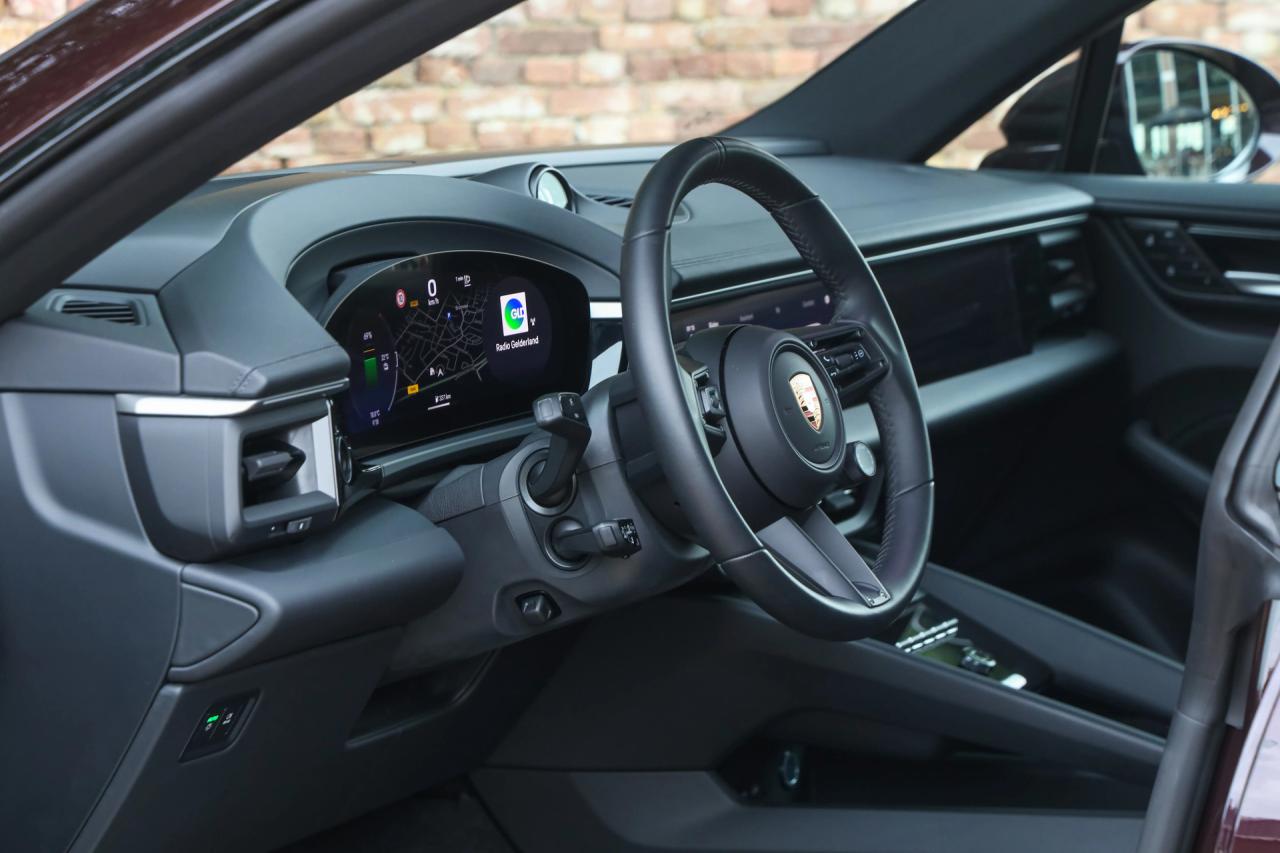 2025 Porsche Macan 4S &ldquo;Copper Ruby Metallic&rdquo; PRICE INCL. VAT