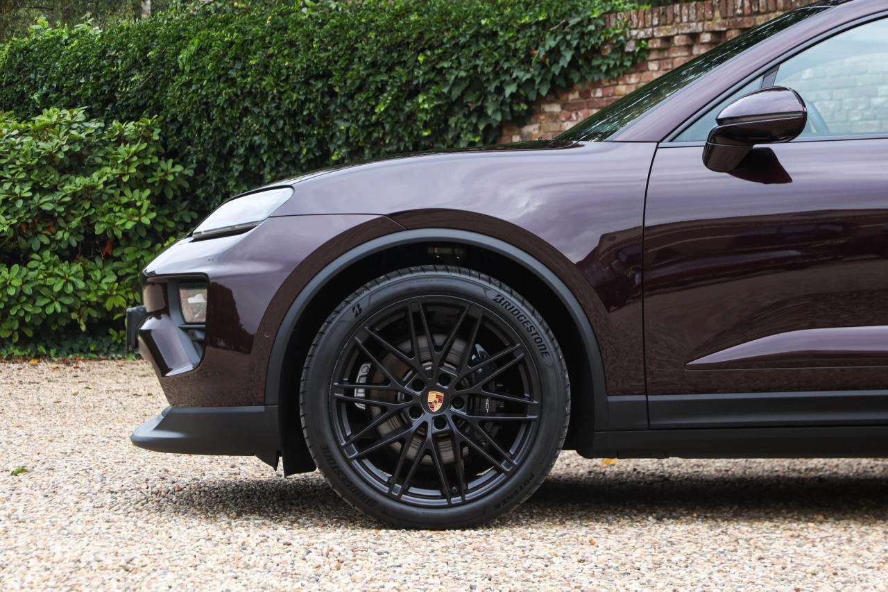 2025 Porsche Macan 4S &ldquo;Copper Ruby Metallic&rdquo; PRICE INCL. VAT