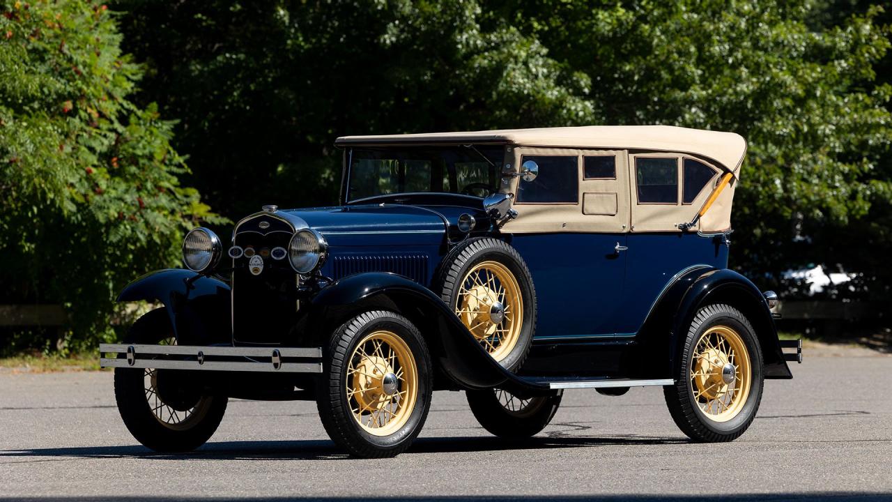 1931 Ford Model A De Luxe 2-Door Phaeton