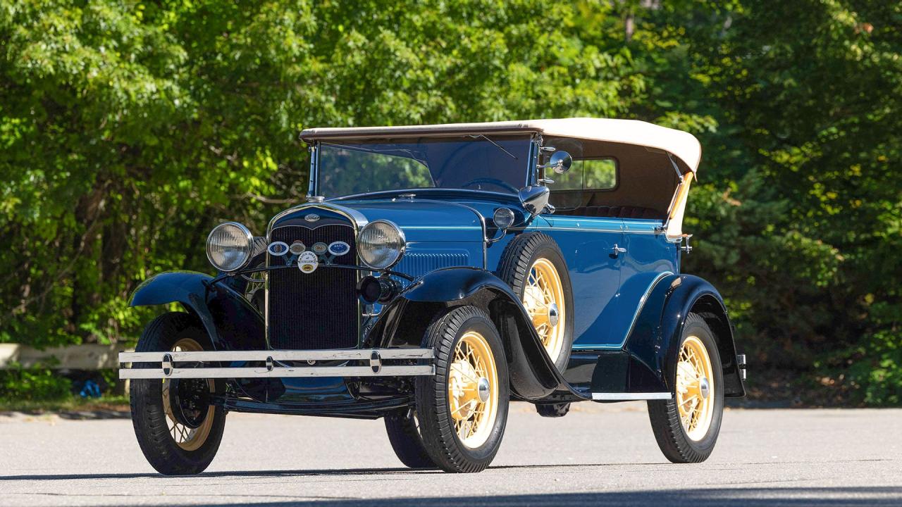 1931 Ford Model A De Luxe 2-Door Phaeton