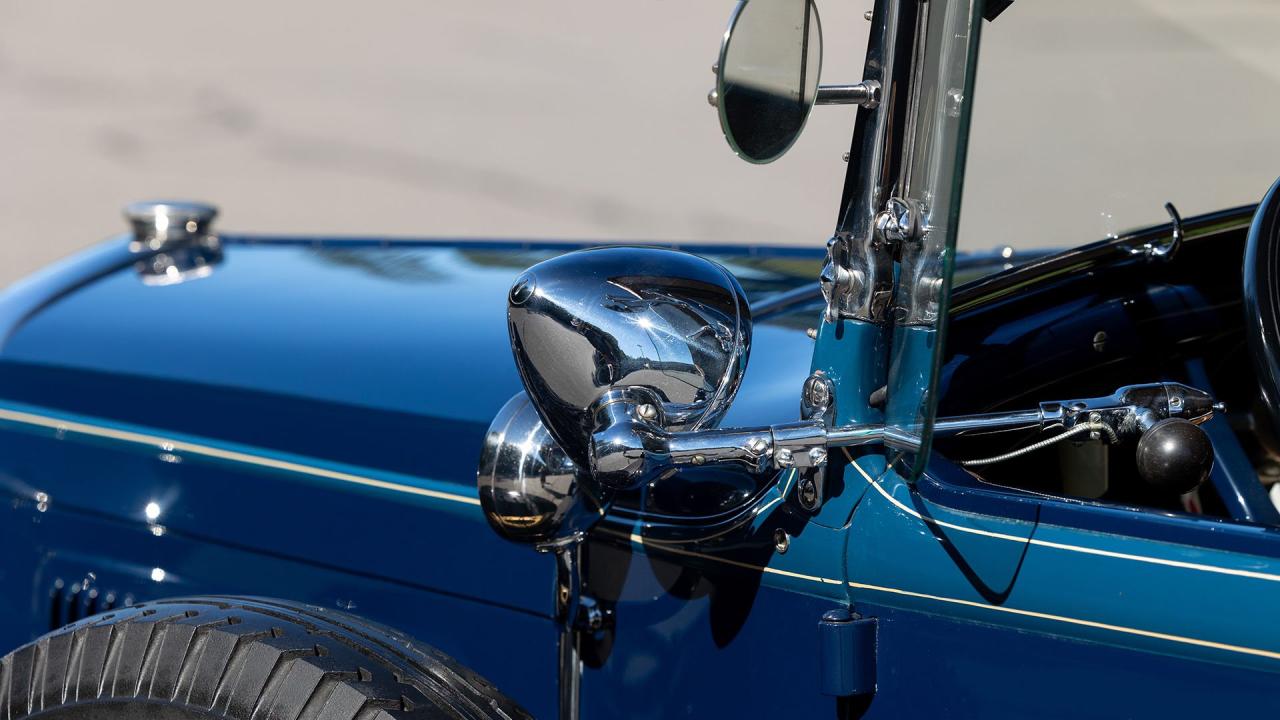 1931 Ford Model A De Luxe 2-Door Phaeton