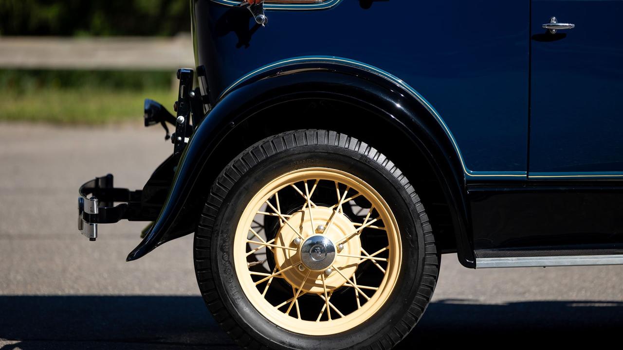 1931 Ford Model A De Luxe 2-Door Phaeton
