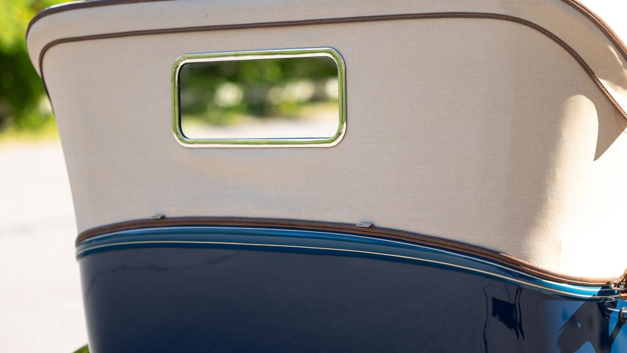 1931 Ford Model A De Luxe 2-Door Phaeton