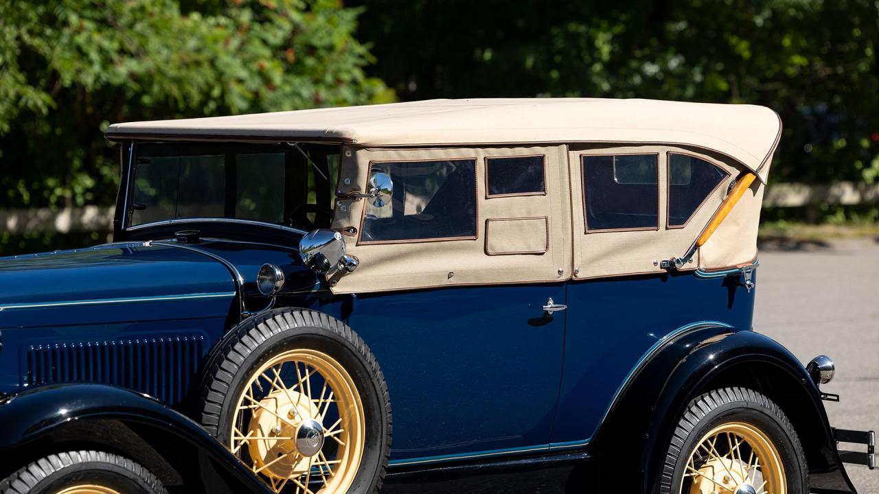 1931 Ford Model A De Luxe 2-Door Phaeton