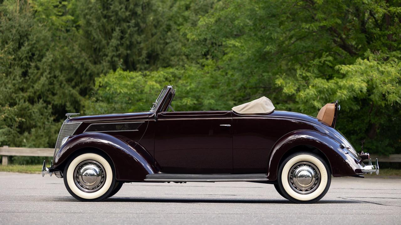 1937 Ford V8 De Luxe Convertible Cabriolet