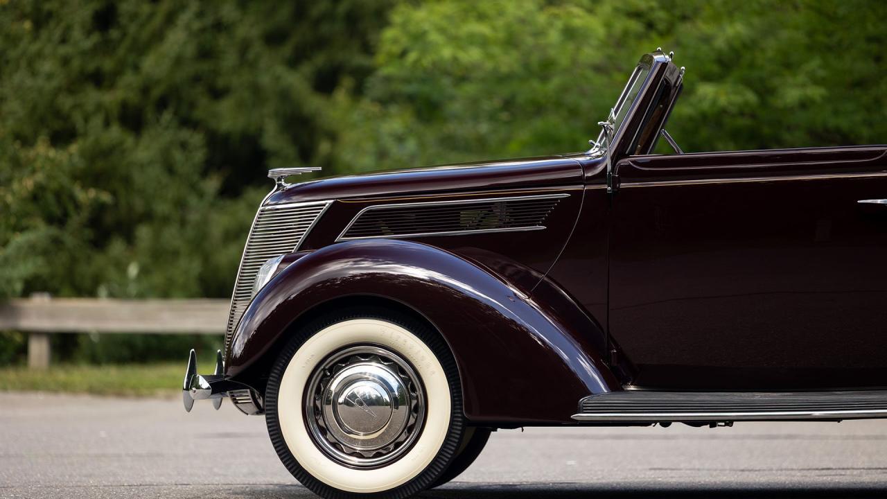 1937 Ford V8 De Luxe Convertible Cabriolet