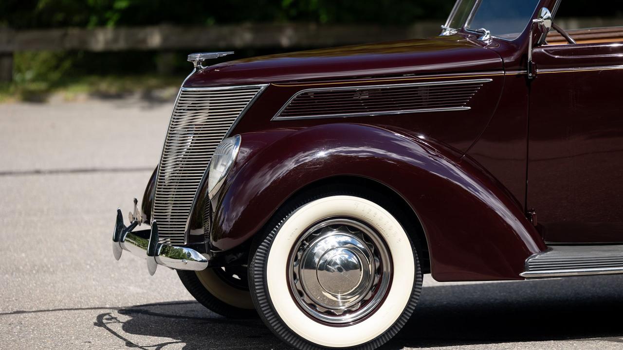 1937 Ford V8 De Luxe Convertible Cabriolet
