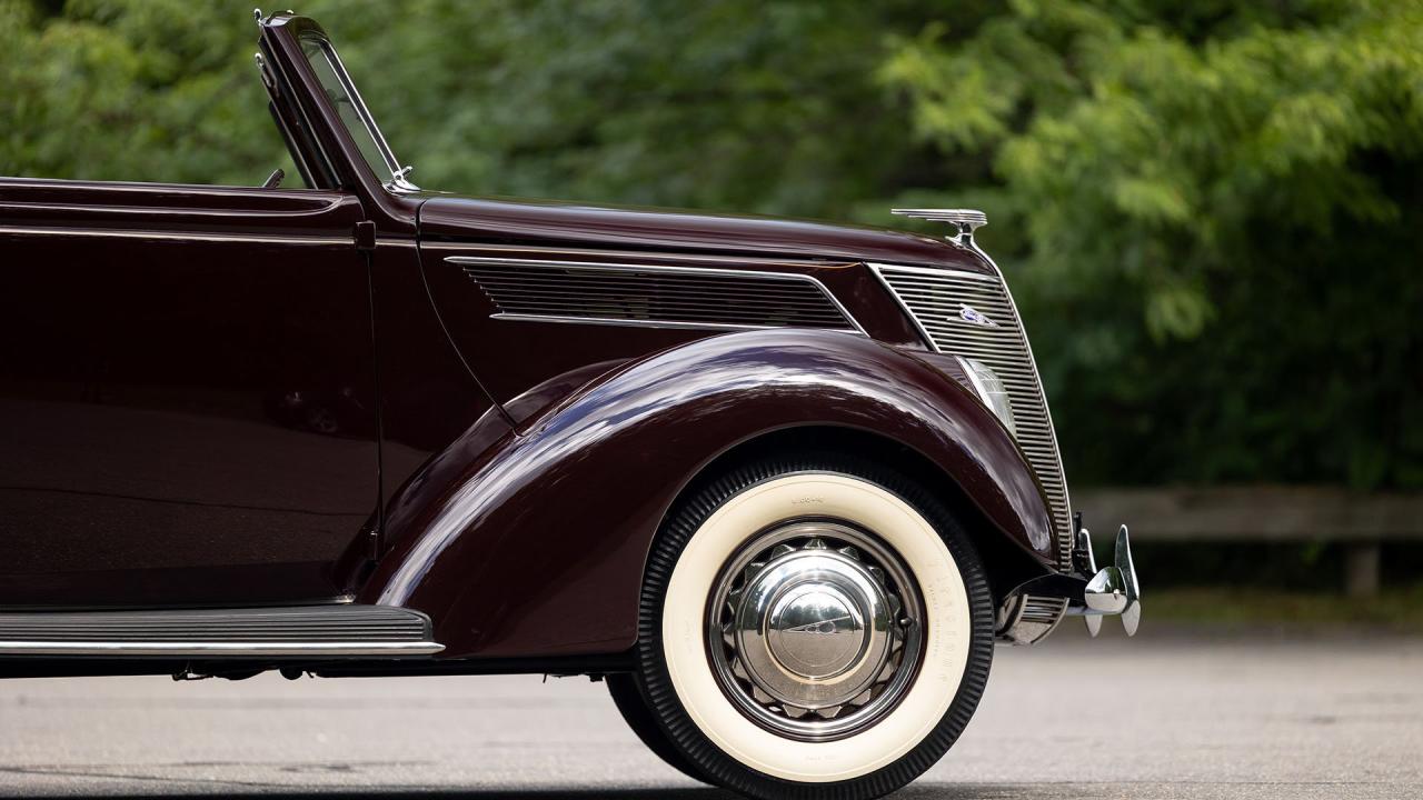 1937 Ford V8 De Luxe Convertible Cabriolet