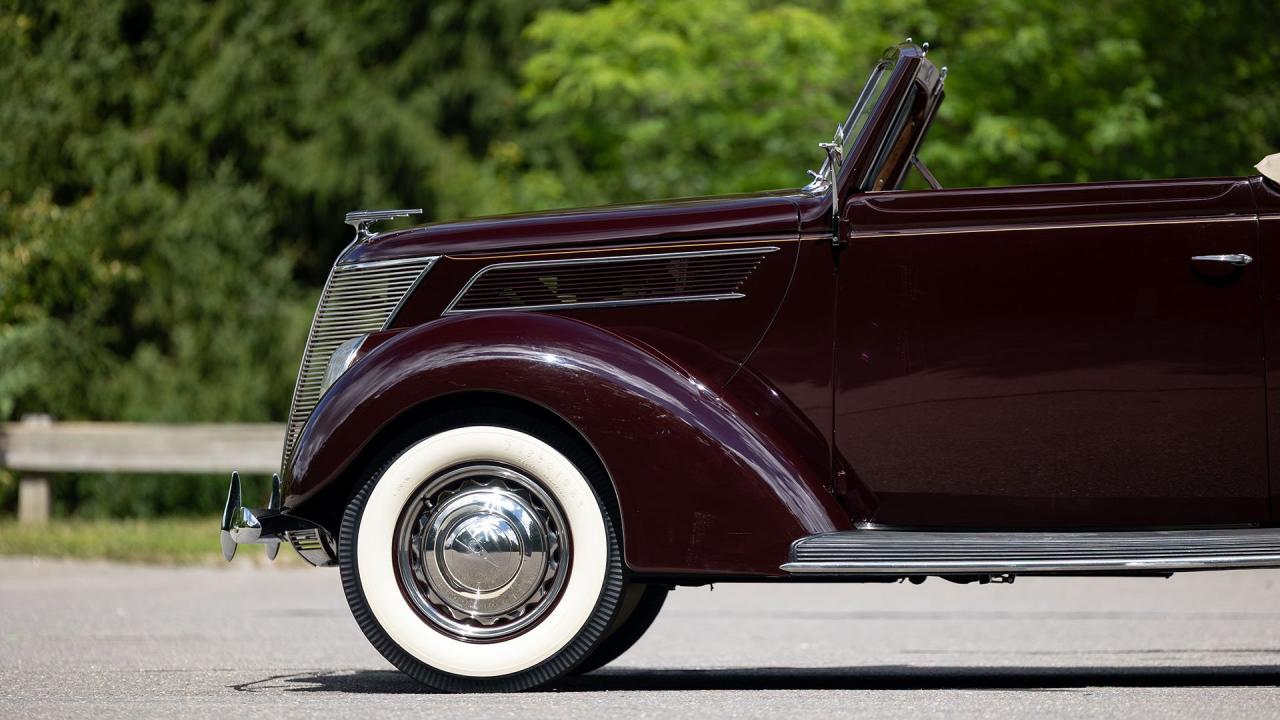 1937 Ford V8 De Luxe Convertible Cabriolet