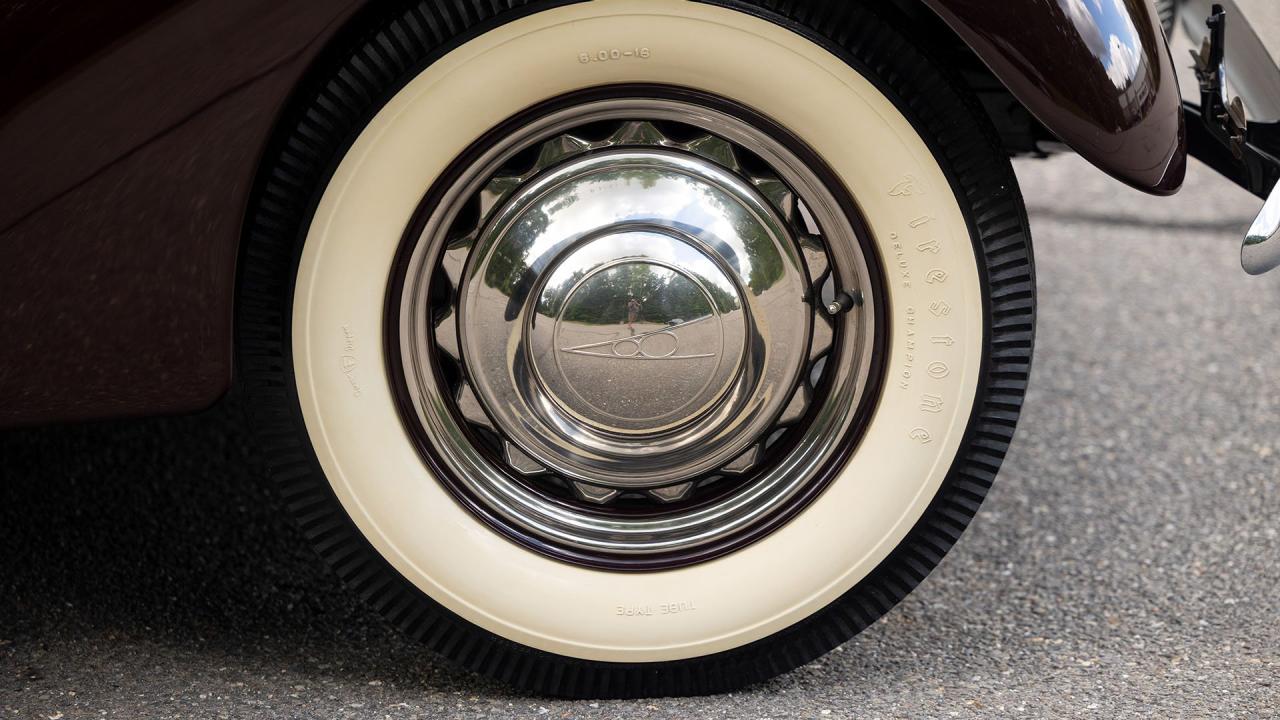 1937 Ford V8 De Luxe Convertible Cabriolet