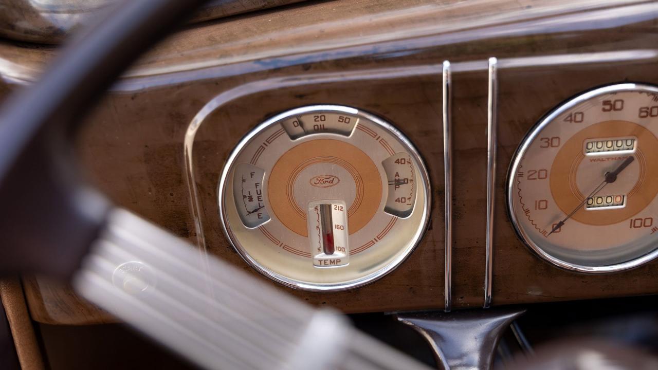 1937 Ford V8 De Luxe Convertible Cabriolet