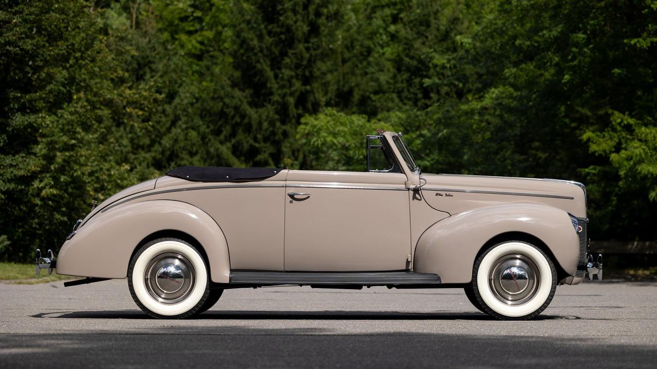 1940 Ford De Luxe V8 Convertible Club Coupe
