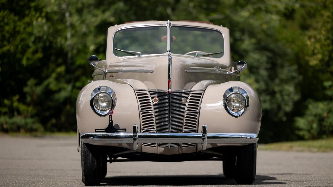 1940 Ford De Luxe V8 Convertible Club Coupe