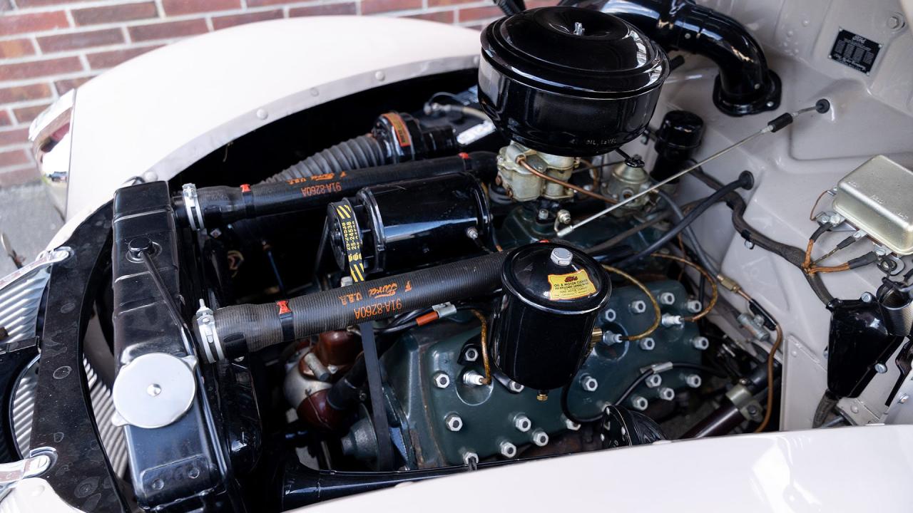 1940 Ford De Luxe V8 Convertible Club Coupe