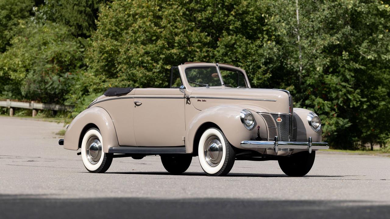 1940 Ford De Luxe V8 Convertible Club Coupe