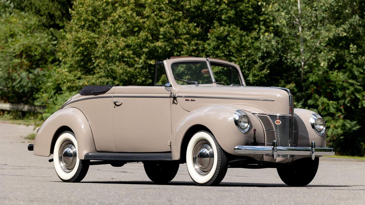 1940 Ford De Luxe V8 Convertible Club Coupe