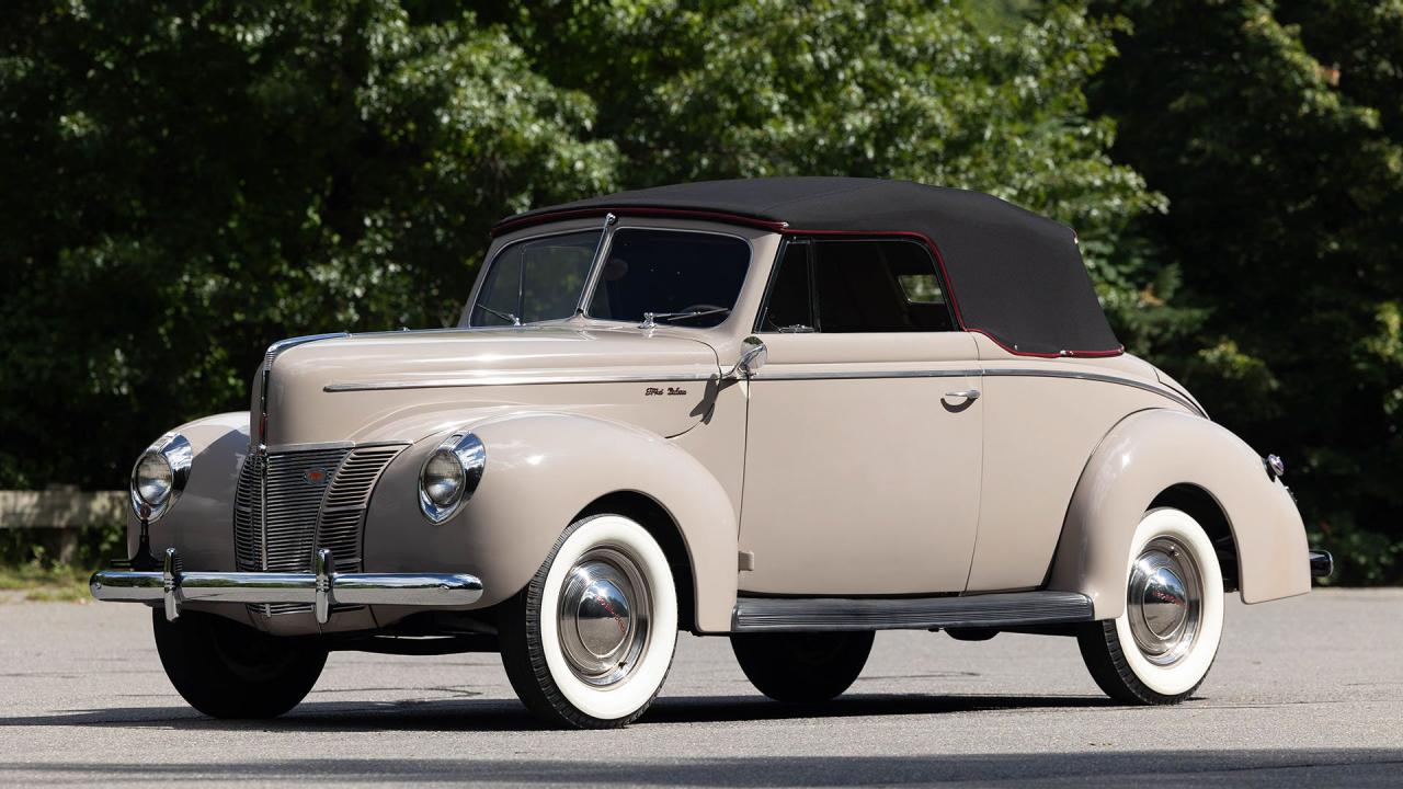 1940 Ford De Luxe V8 Convertible Club Coupe