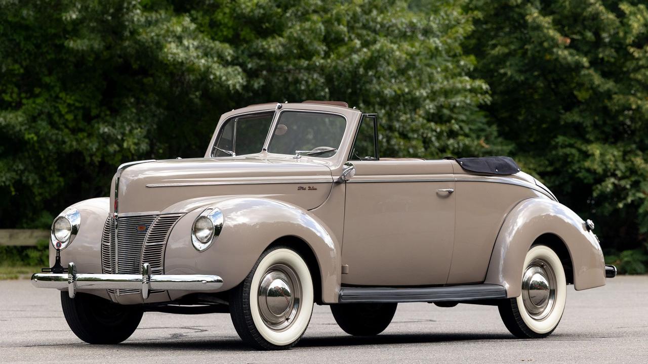1940 Ford De Luxe V8 Convertible Club Coupe