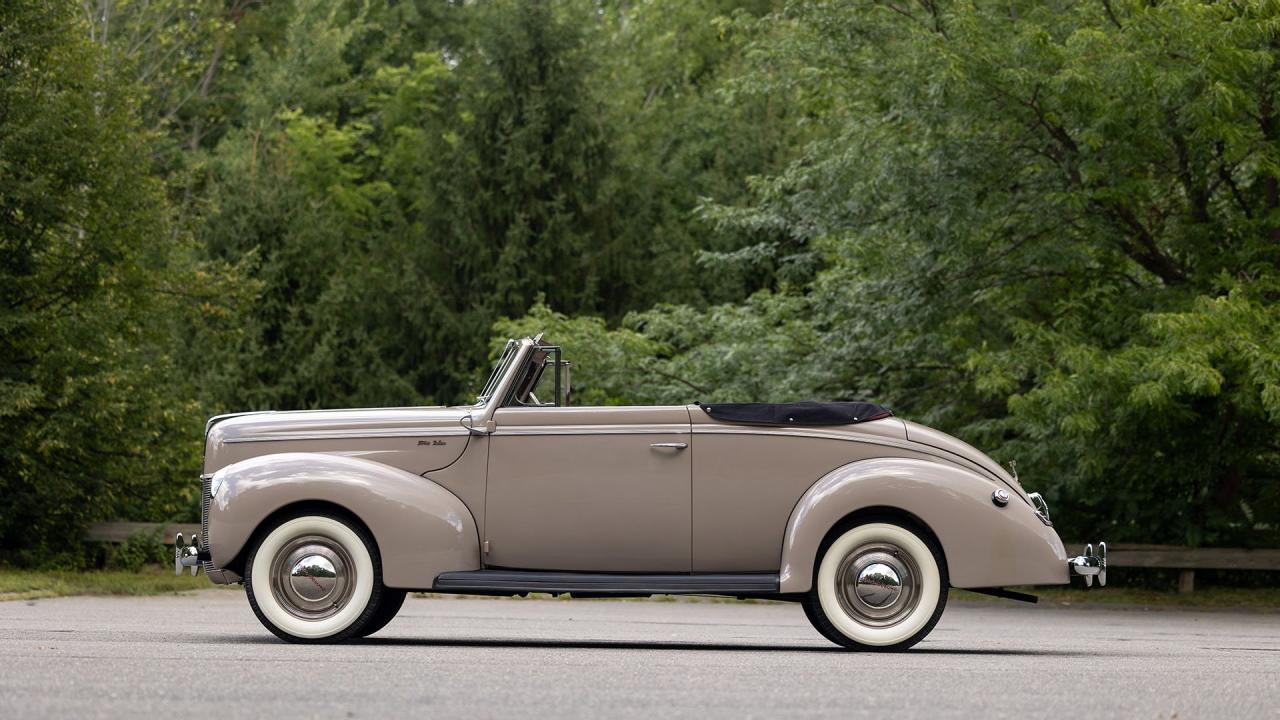 1940 Ford De Luxe V8 Convertible Club Coupe