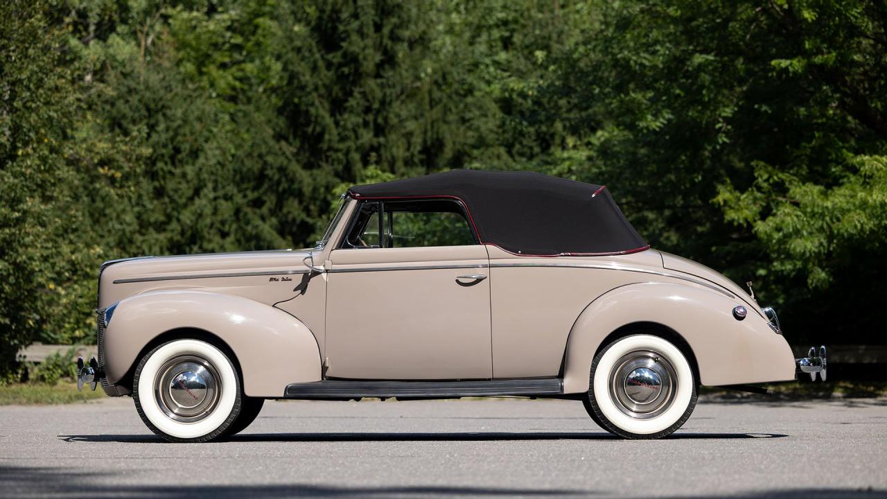 1940 Ford De Luxe V8 Convertible Club Coupe