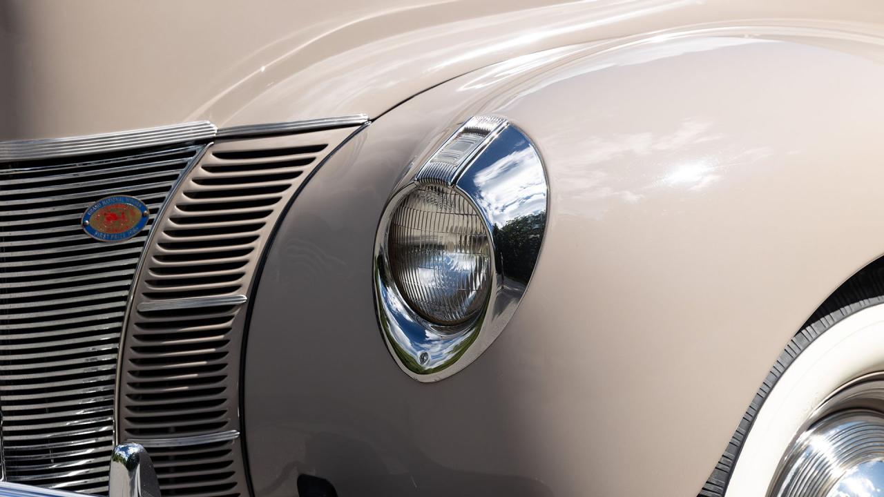 1940 Ford De Luxe V8 Convertible Club Coupe