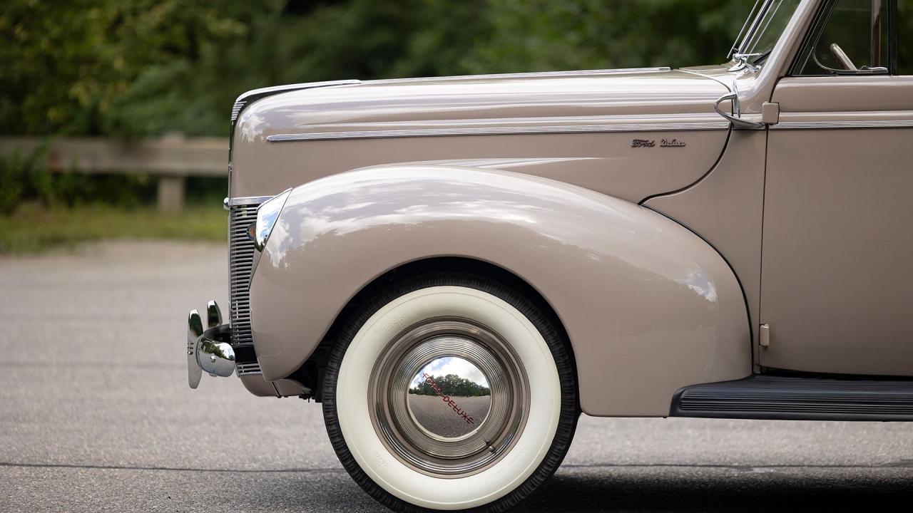 1940 Ford De Luxe V8 Convertible Club Coupe