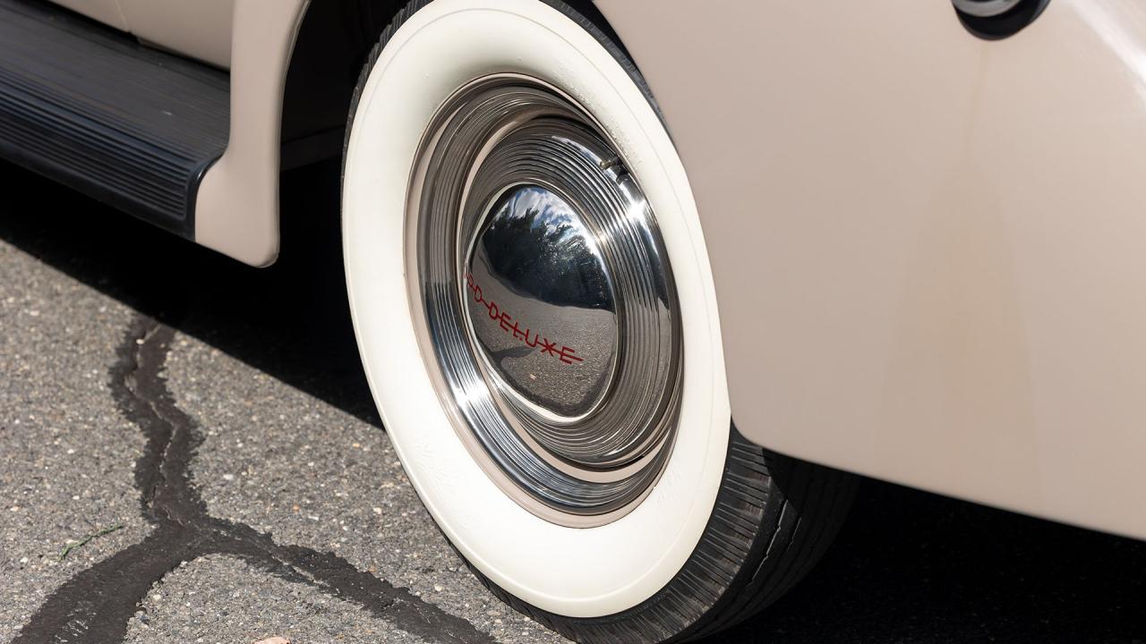 1940 Ford De Luxe V8 Convertible Club Coupe