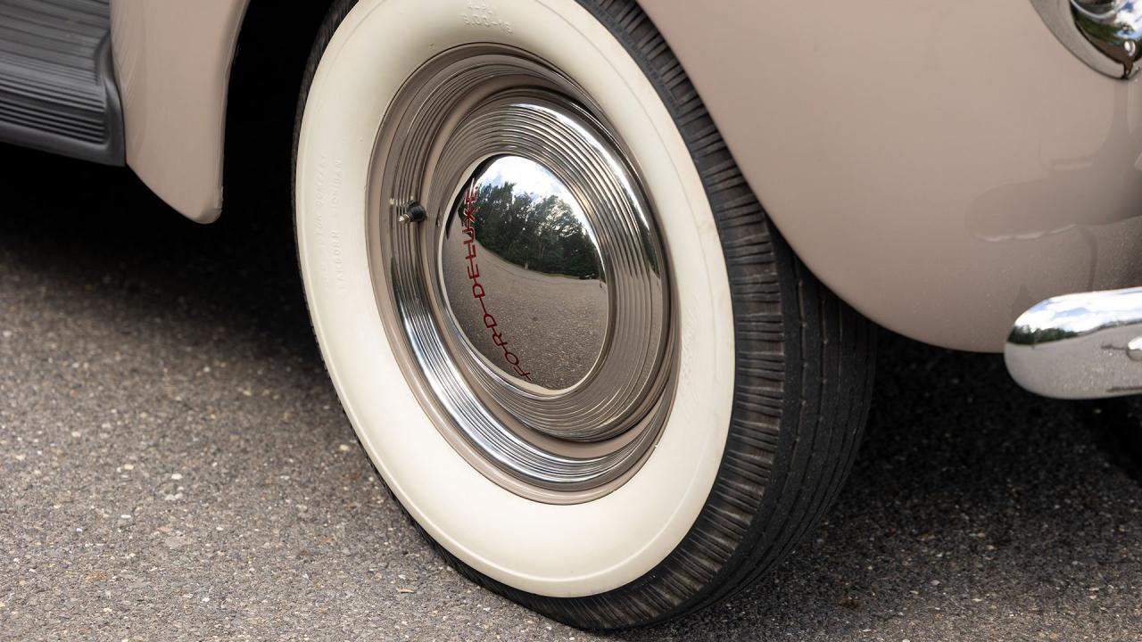 1940 Ford De Luxe V8 Convertible Club Coupe
