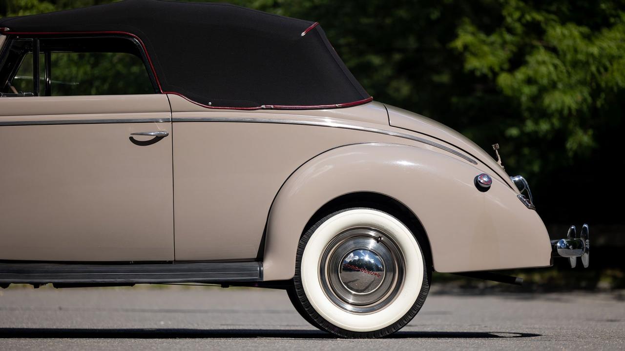 1940 Ford De Luxe V8 Convertible Club Coupe