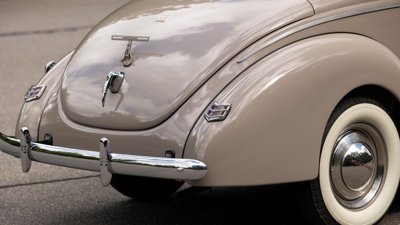 1940 Ford De Luxe V8 Convertible Club Coupe