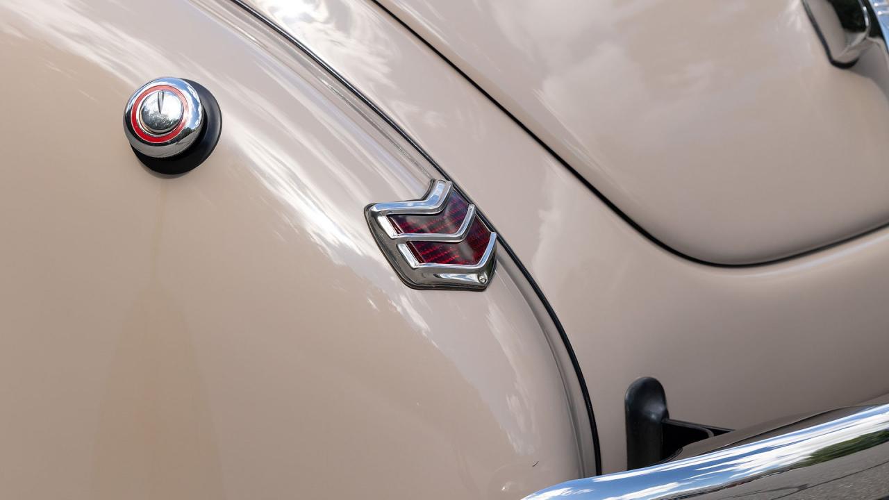1940 Ford De Luxe V8 Convertible Club Coupe